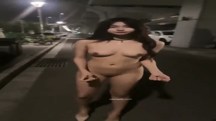 Korean exhibitionist - Nouvelle Video HD | Jeux de Rue