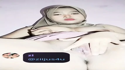 Hijab SMA Omek Dengan Jari Mendesah Pasrah - Video Porno Gratuite HD | Jeux de Rue