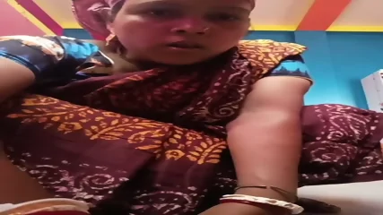 Bengali Boudi Saree Wearing And Ass Show - Video Porno Gratuite HD | Jeux de Rue