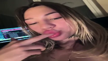 Elizabeth Teasing And BTS - Video Porno Gratuite HD | Jeux de Rue