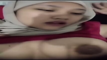 Indo Big Tit Hijab - Video Porno Gratuite HD | Jeux de Rue