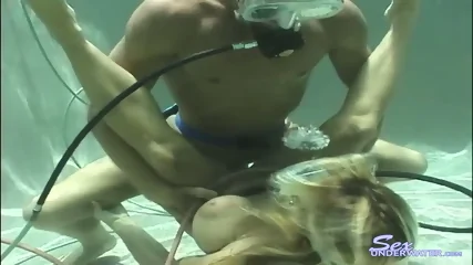 Big Booba Sex Underwater - Video Porno Gratuite HD | Jeux de Rue