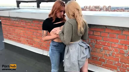 Sexy And Moist Orgasm On The Roof - Video Porno Gratuite HD | Jeux de Rue