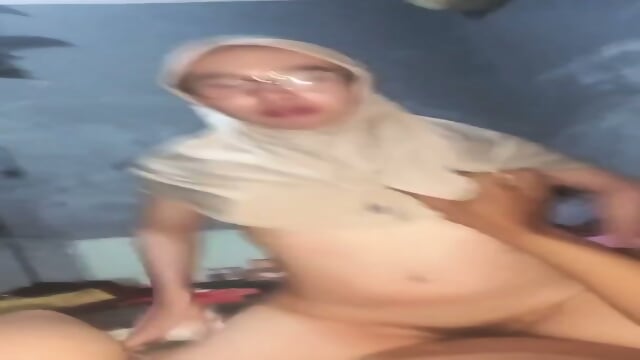Pacar jilbab alim dientot gratisan lebih murah dari lonte - Video Porno Gratuite HD | Jeux de Rue