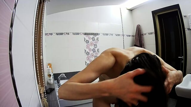 Stella Take A Bath In The Bathroom â Real Amateur Voyeur Scene