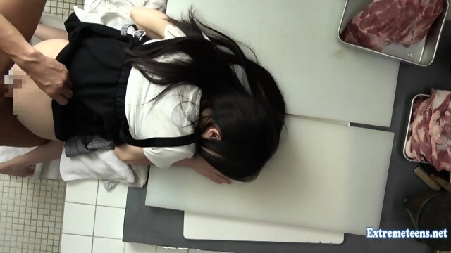 Skinny Fuyue Kotone Gets Rough Sex In Meat Processing Plant - Video Porno Gratuite HD | Jeux de Rue